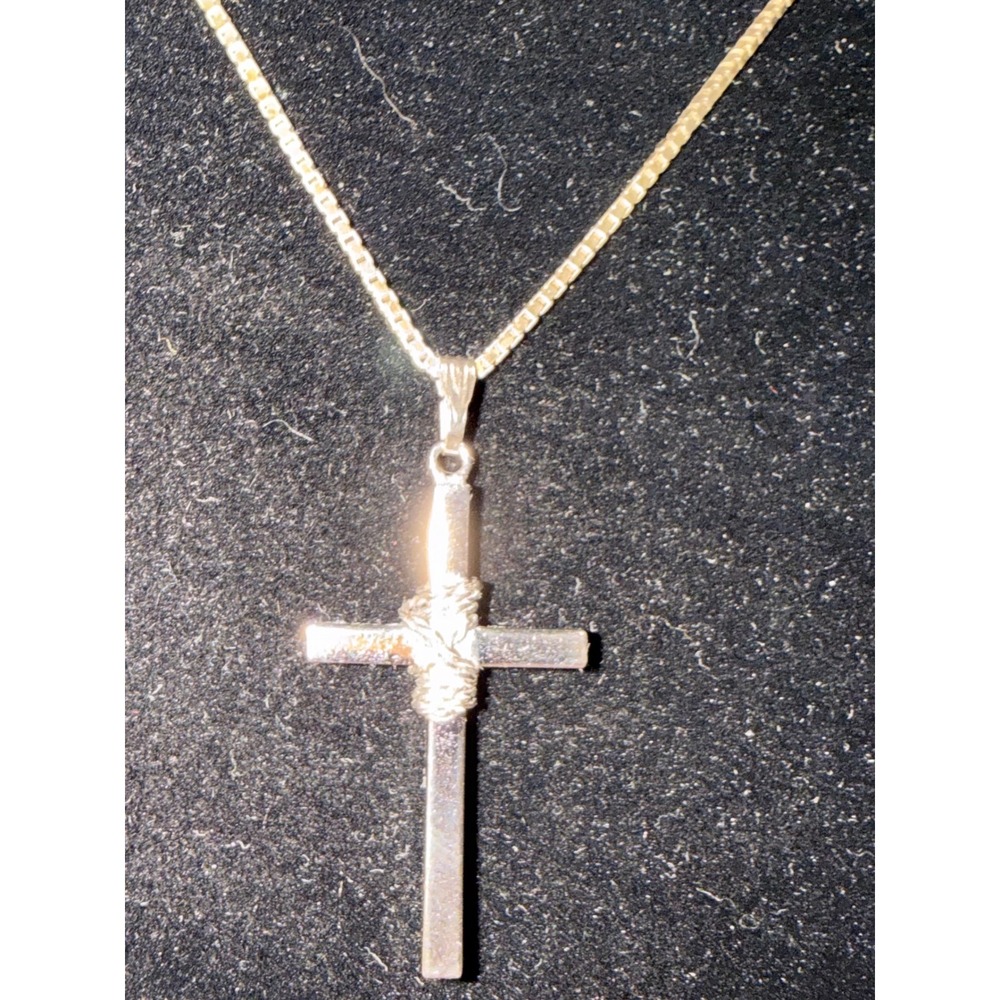 Gold Tone Cross Pendant Necklace Textured Center Wrap Detail Box Chain Religious - Picture 2 of 2